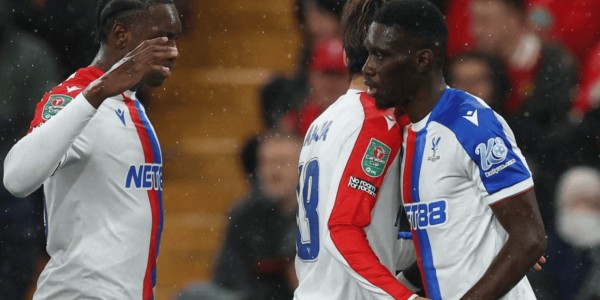 0-3溃败！利物浦惨遭淘汰，斯洛特刷新耻辱纪录：被克星三连杀