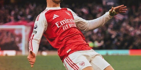 160亿金元大战！13分钟4球摧毁铁血防守，阿森纳4-0复仇马竞